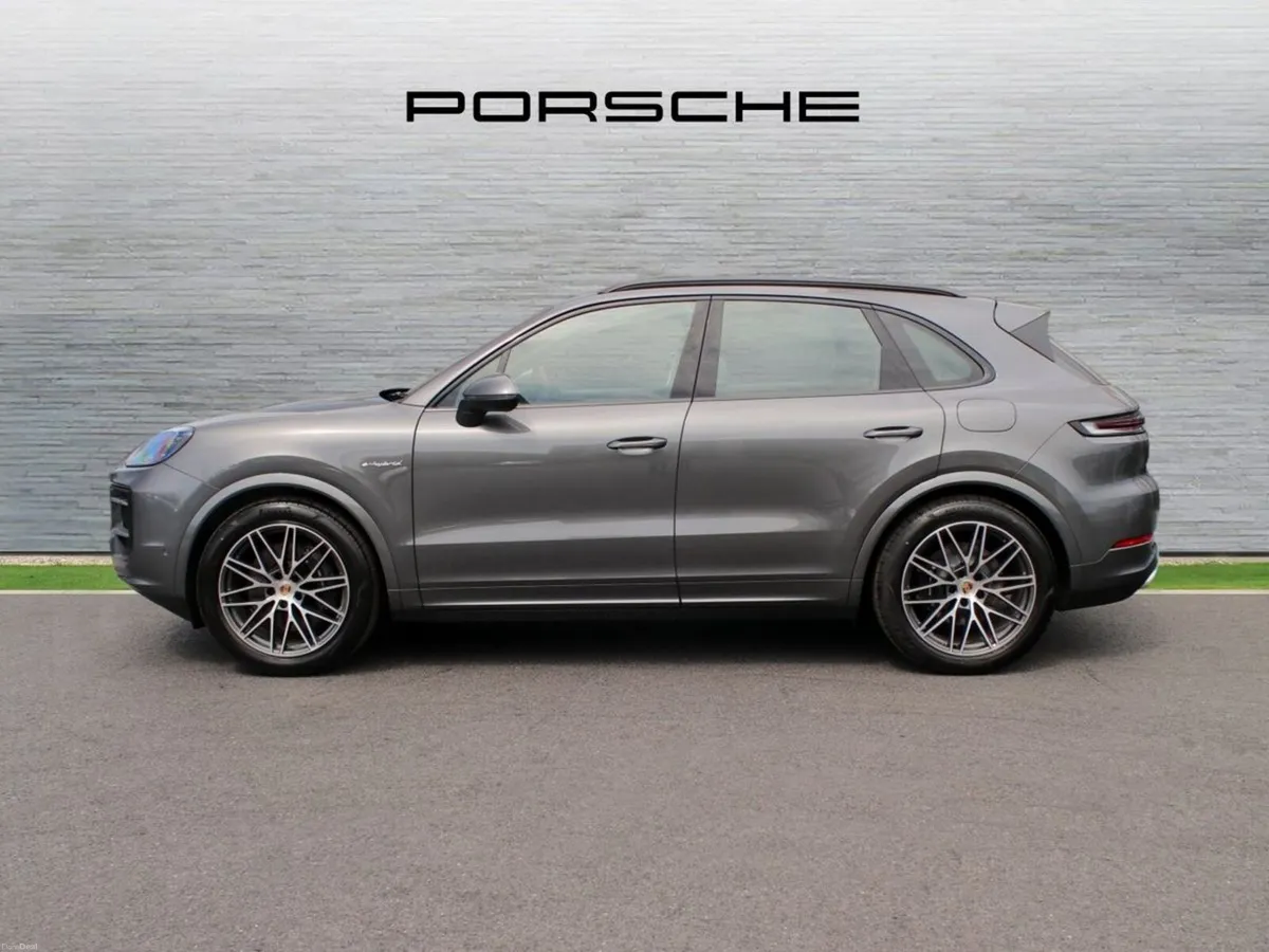 Porsche Cayenne E-Hybrid - Image 4
