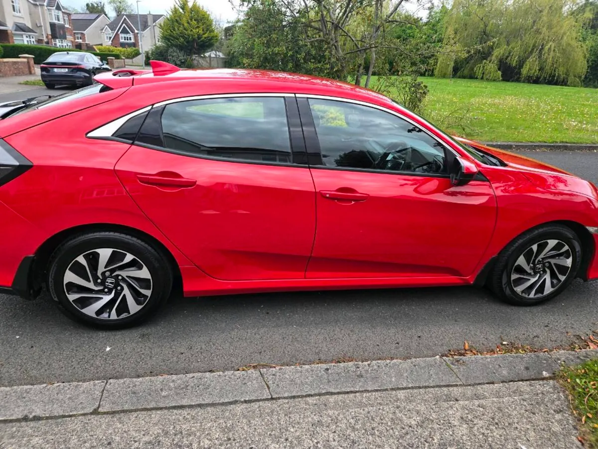 Car - Image 4