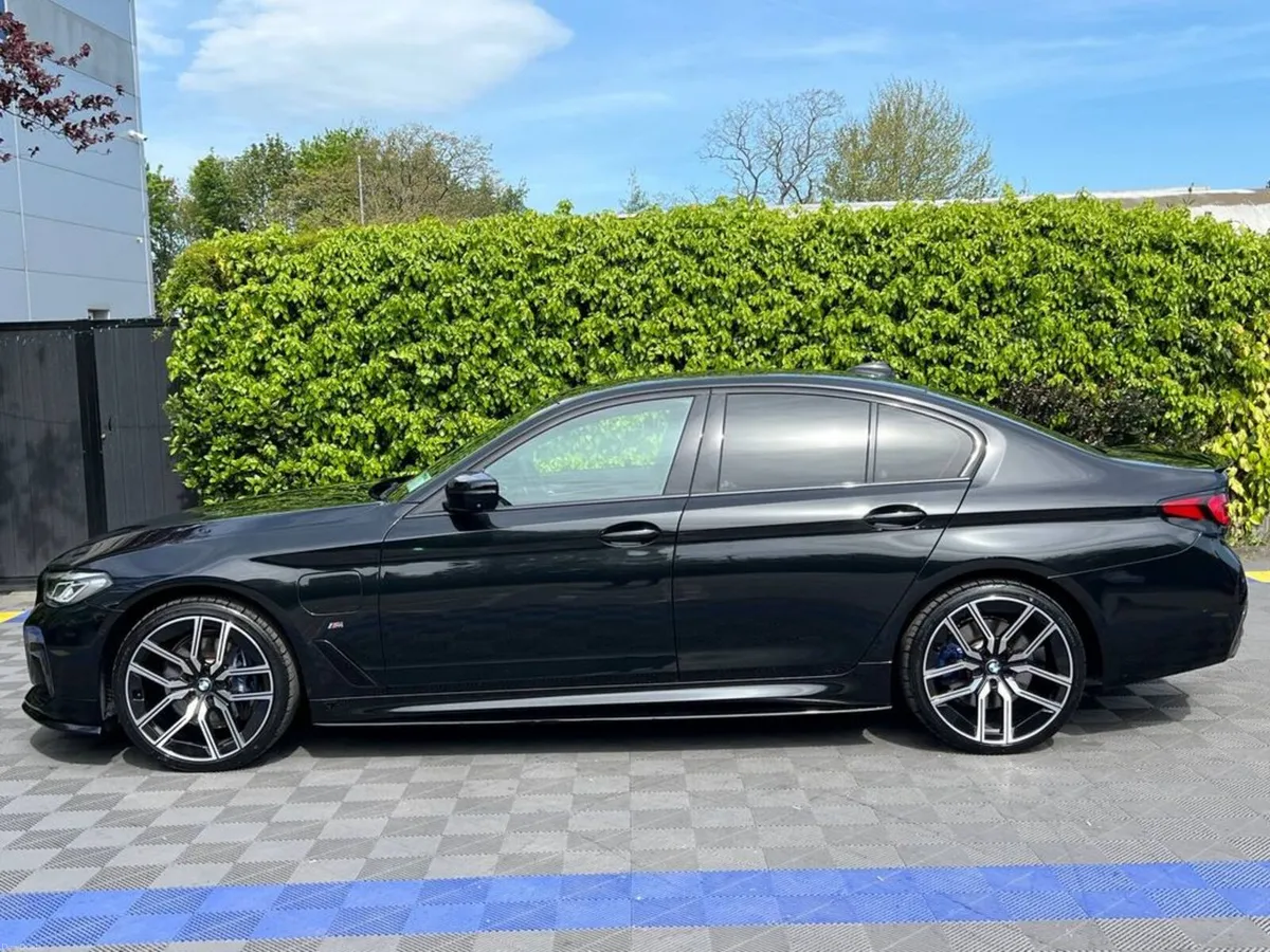 BMW 5-Series 530e LCI M-SPORT COMPETITION 2.0 HYBR - Image 3