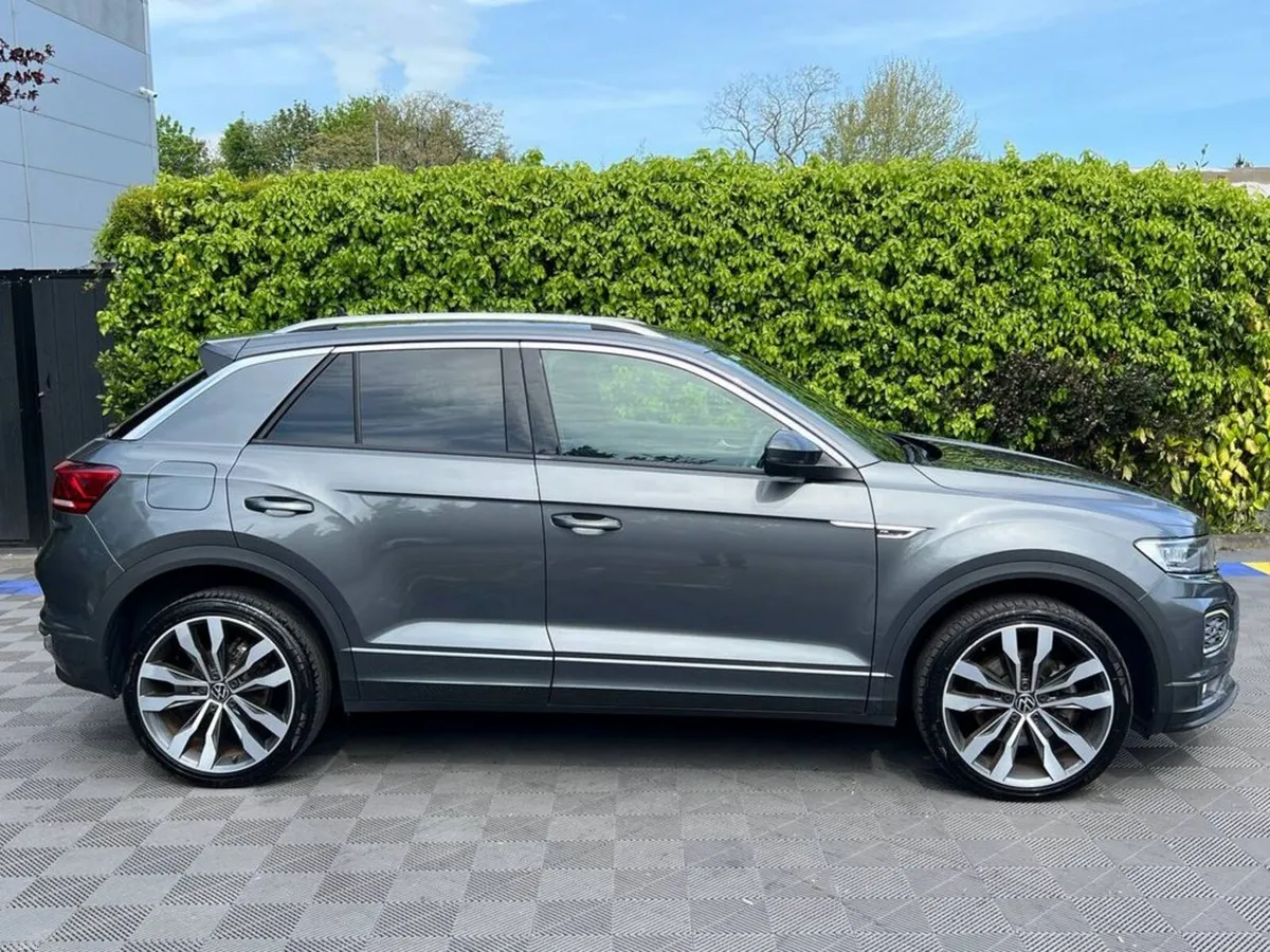 Volkswagen T-Roc R-LINE 2.0 TDI // APPLE CARPLAY/A - Image 2