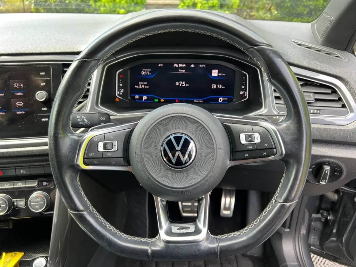 Volkswagen T-Roc R-LINE 2.0 TDI // APPLE CARPLAY/A - Image 4