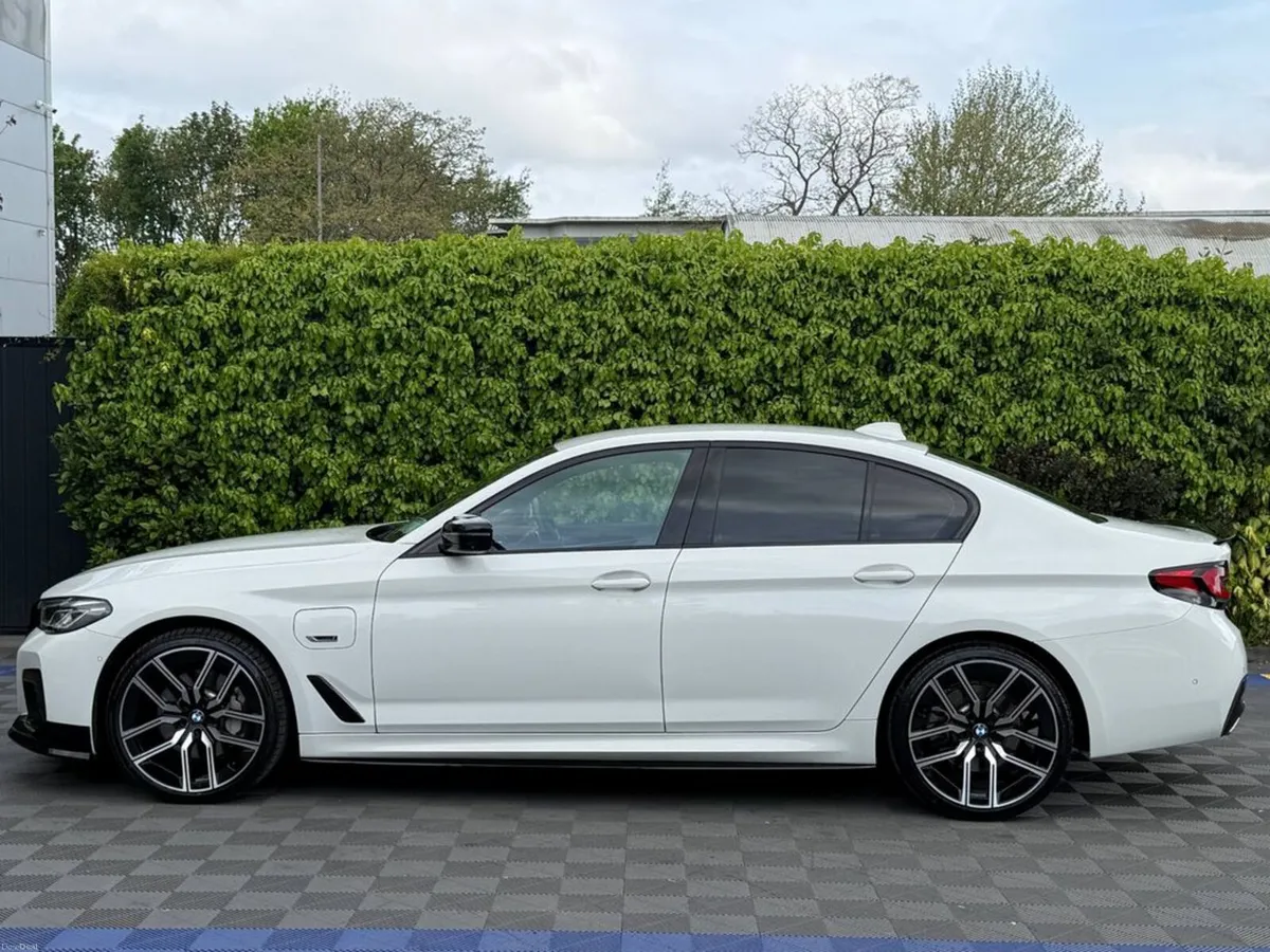 BMW 5-Series 530e LCI M-SPORT COMPETITION 2.0 HYBR - Image 3