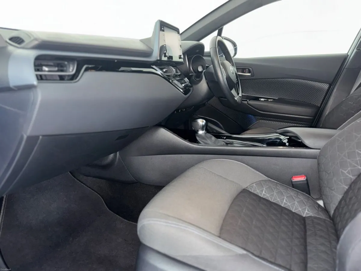 Toyota C-HR 1.8 Hybrid Sport 4DR Auto - Image 3