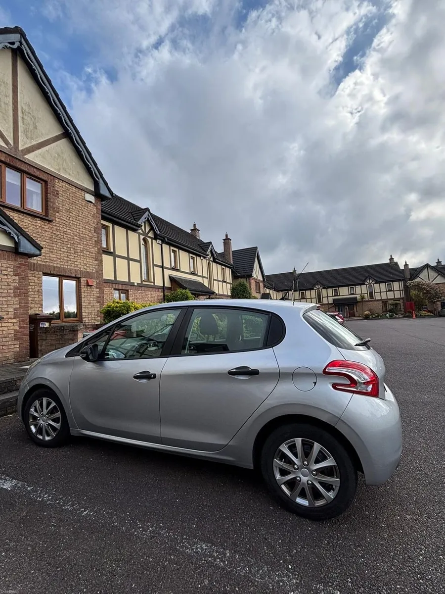 PEUGOT 208 - LOW MILEAGE (NCT MAY, 2027) - Image 4