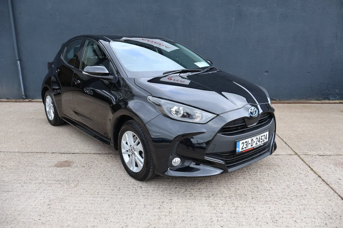 Toyota Yaris Luna Auto Hybrid 12 months Warranty! - Image 3