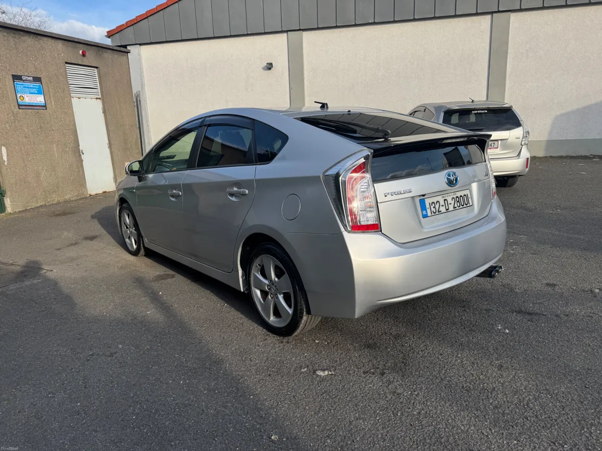 Toyota Prius 2013 Hybrid automatic - Image 5