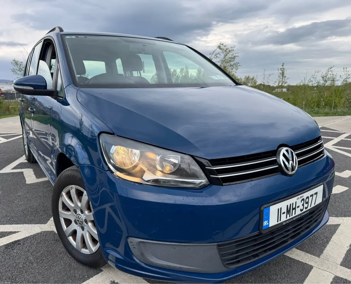VW TOURAN  (  7 seater ) - Image 4