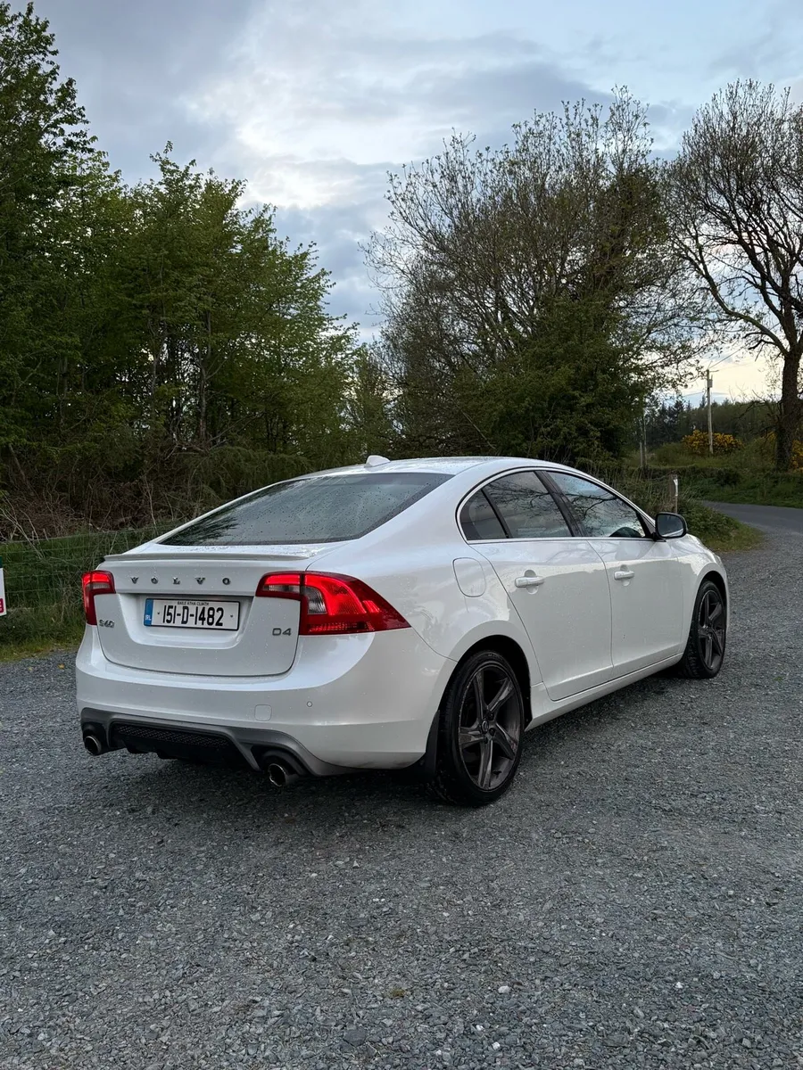 Volvo S60 R-Design D4 GT pearl white automatic - Image 2