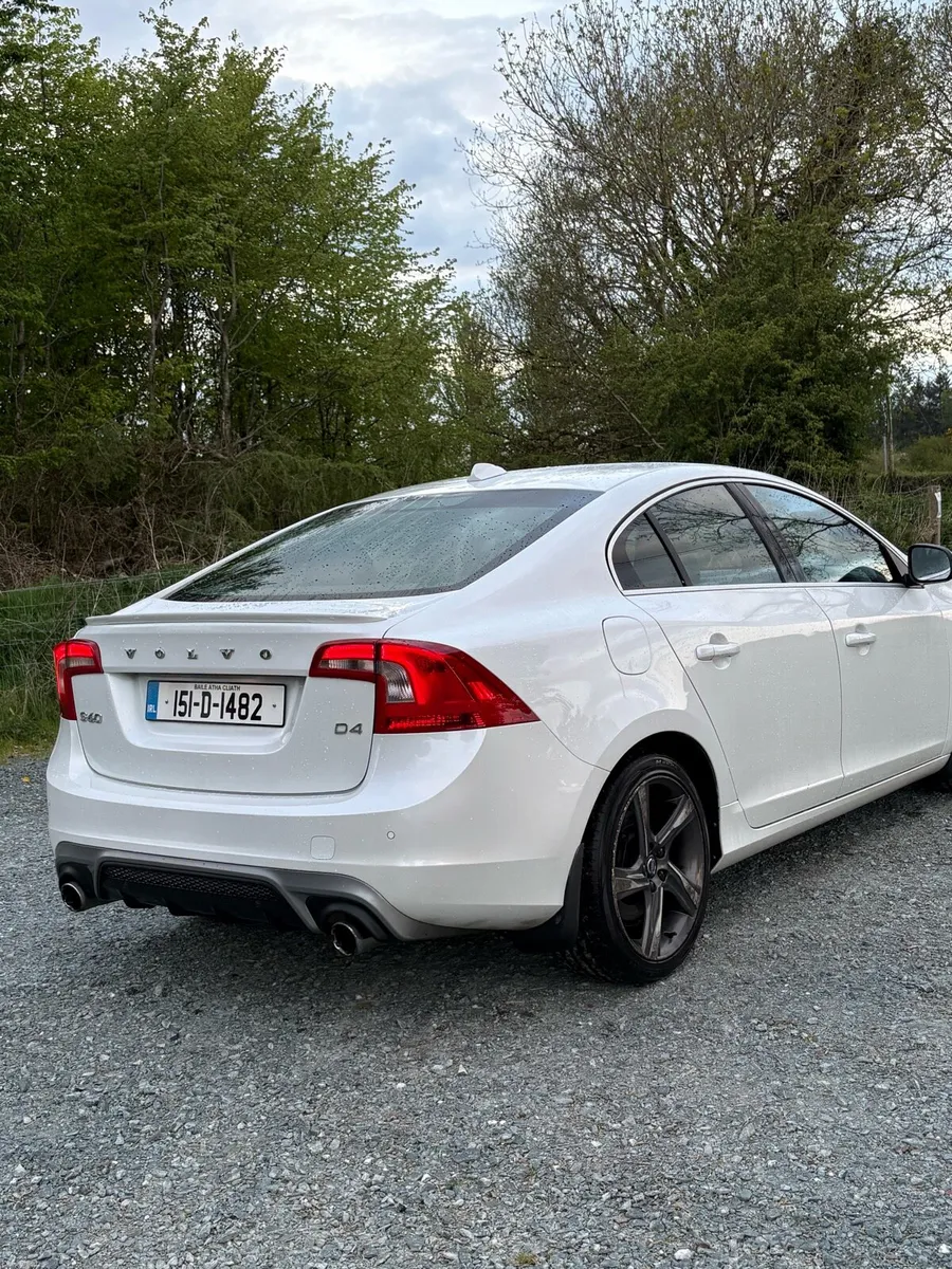 Volvo S60 R-Design D4 GT pearl white automatic - Image 4
