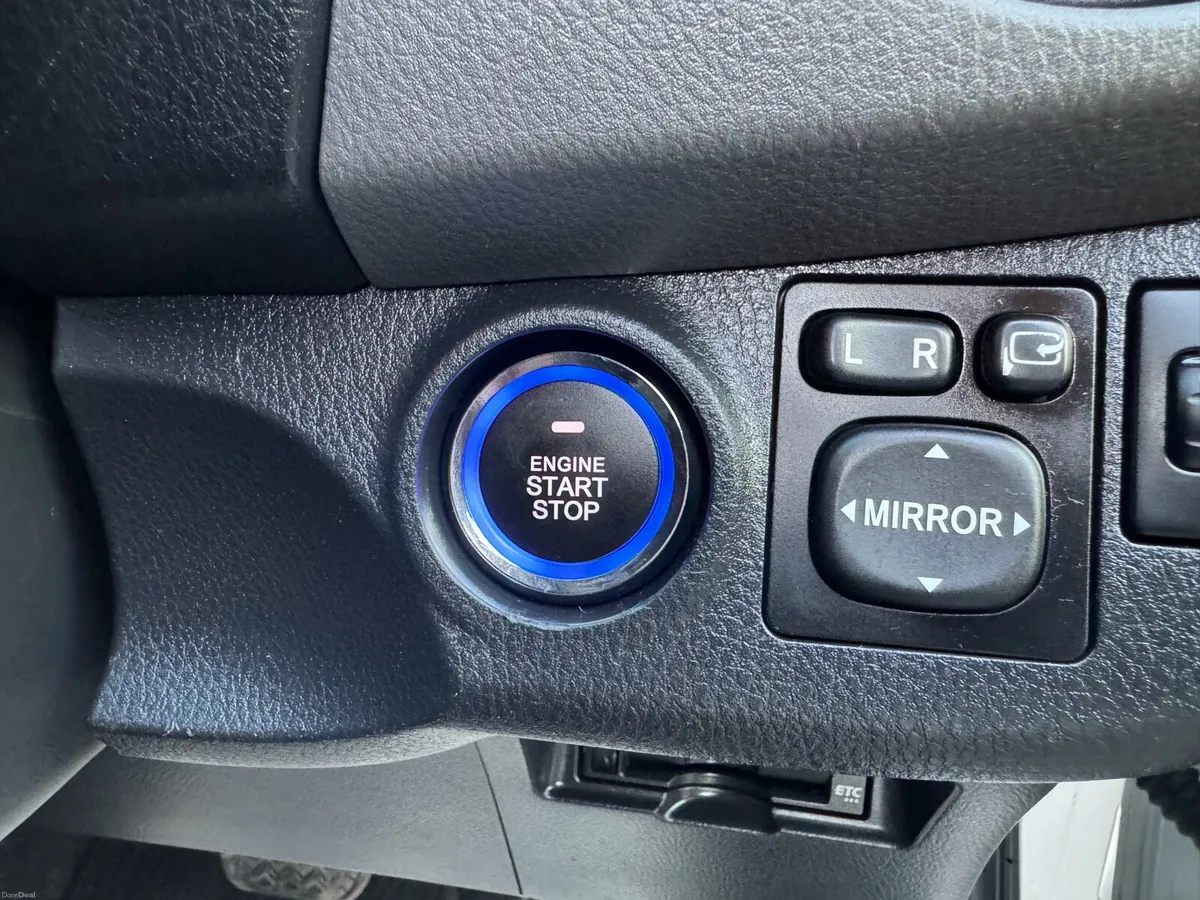 Toyota Vitz - Image 4