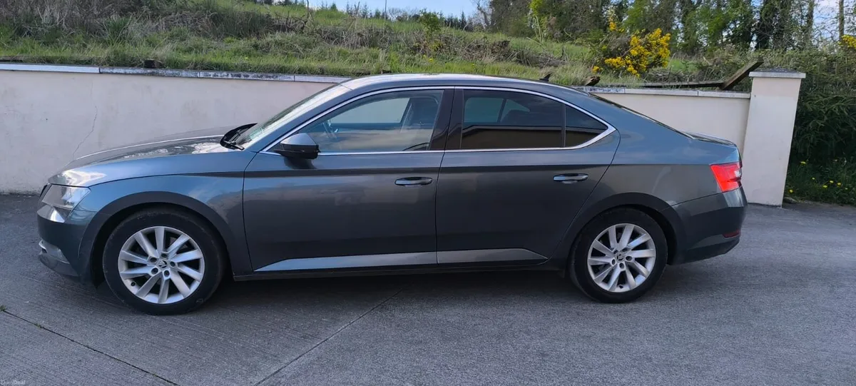 Skoda Superb - Image 4