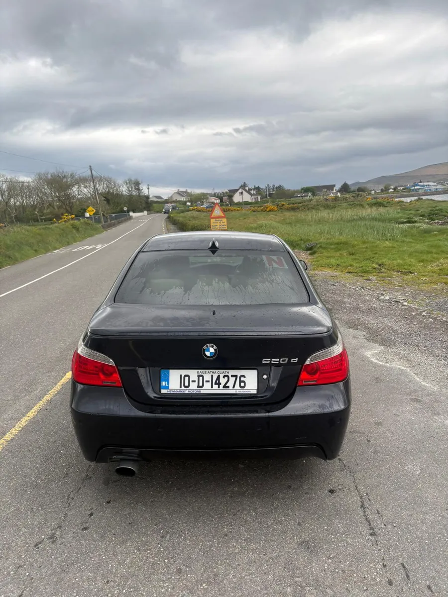 BMW 5-Series 2010 - Image 3