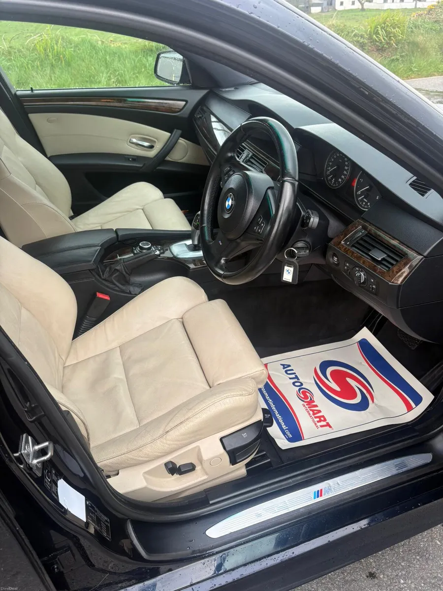 BMW 5-Series 2010 - Image 6