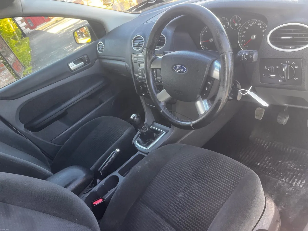Ford Focus Ghia1.6. NEW NCT 29/9/27 !! - Image 6