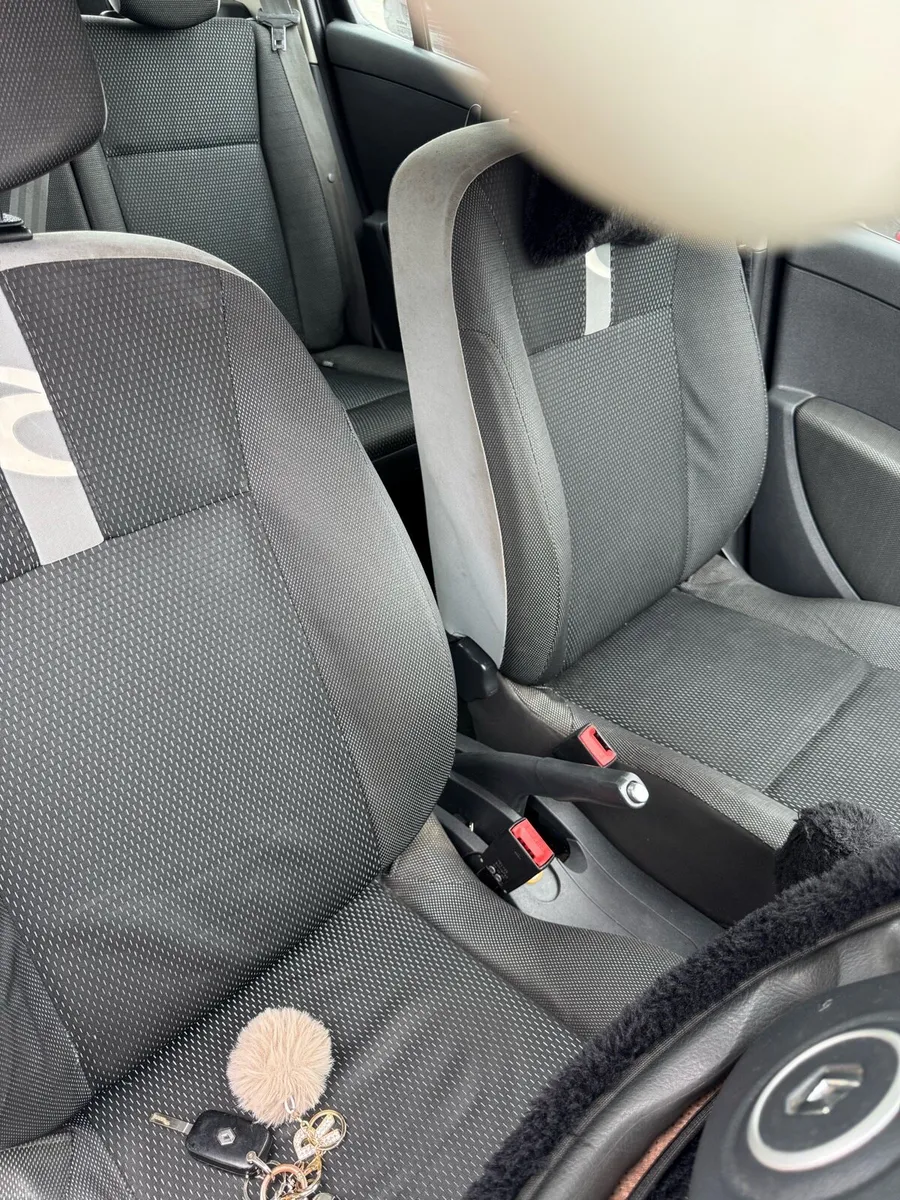 Renault Clio - Image 2