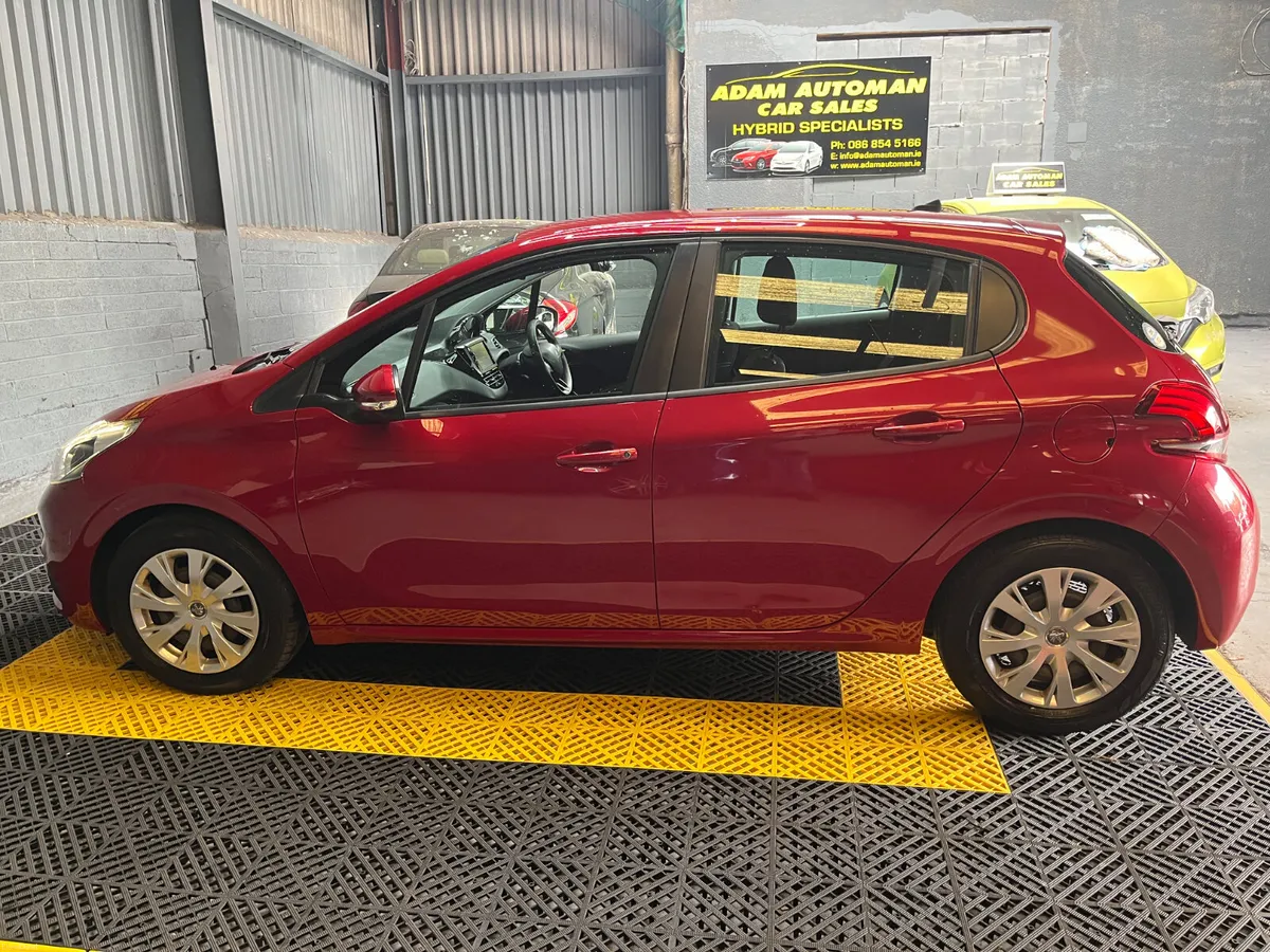 Peugeot 208 automatic 2017 low mileage - Image 6