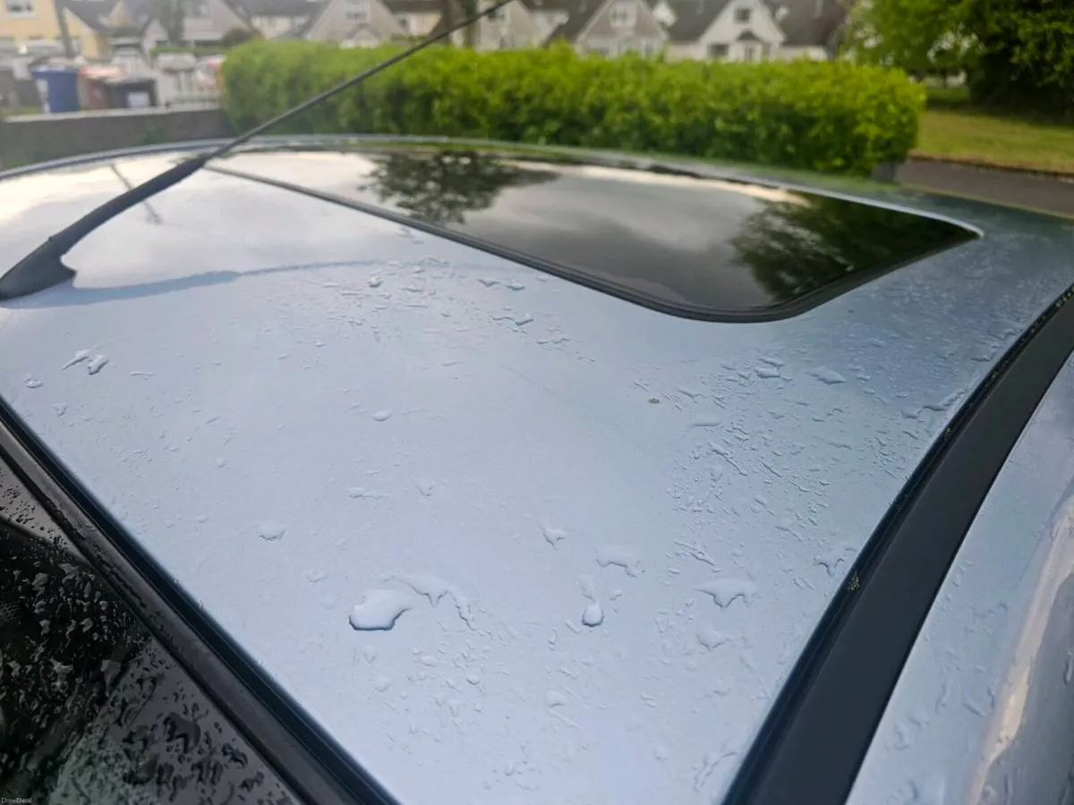 Ford Fiesta Zetec 2005 with sunroof - Image 6