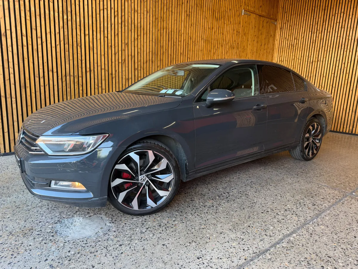 Volkswagen Passat 2016 - Image 1