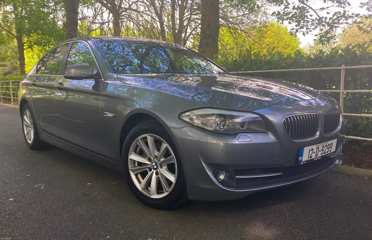 BMW 5-Series 520D AUTO  Exclusive Edition - Image 3