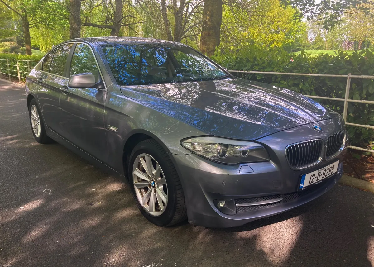 BMW 5-Series 520D AUTO  Exclusive Edition - Image 4