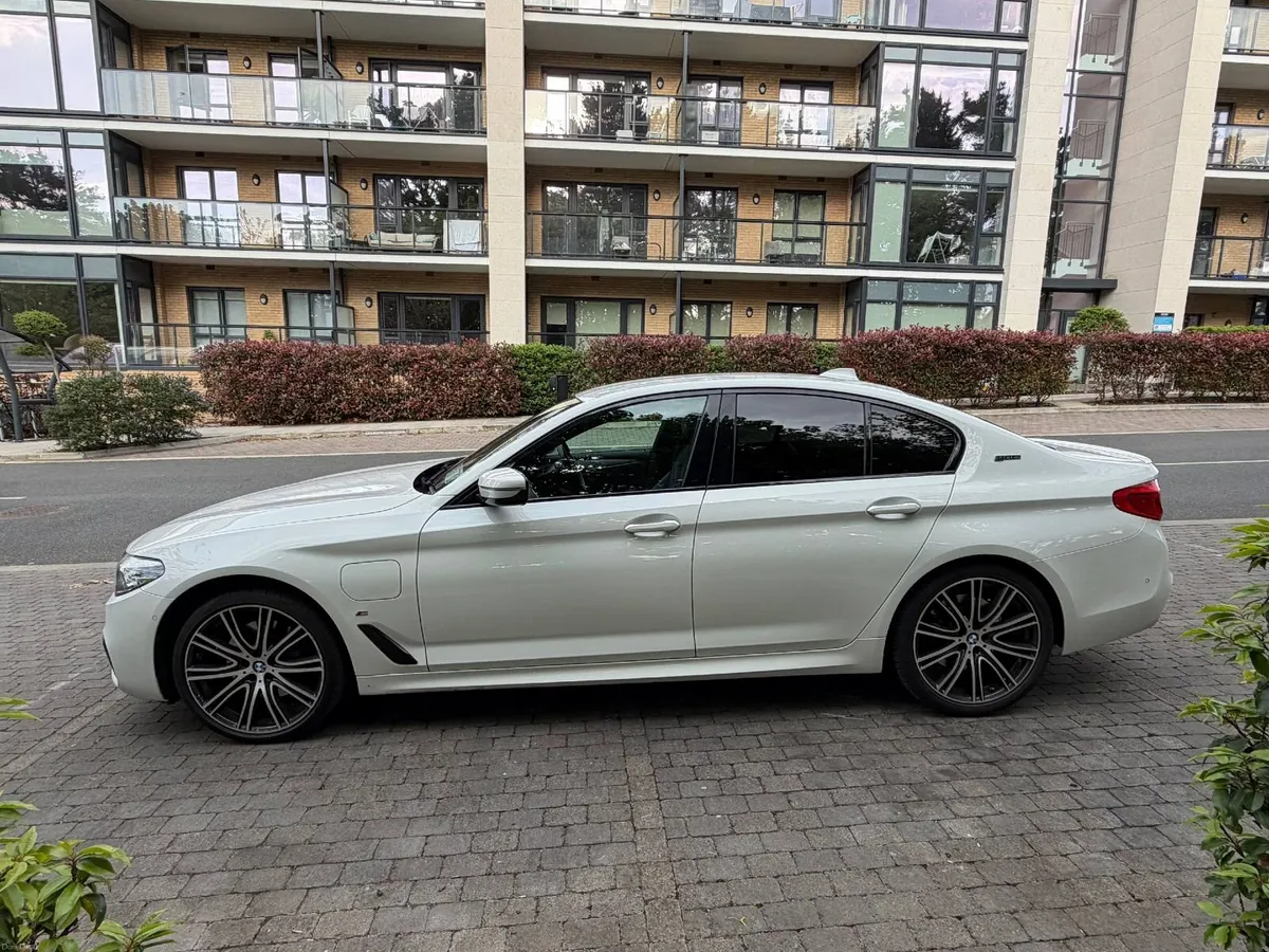 BMW 5-Series 2018 - Image 3