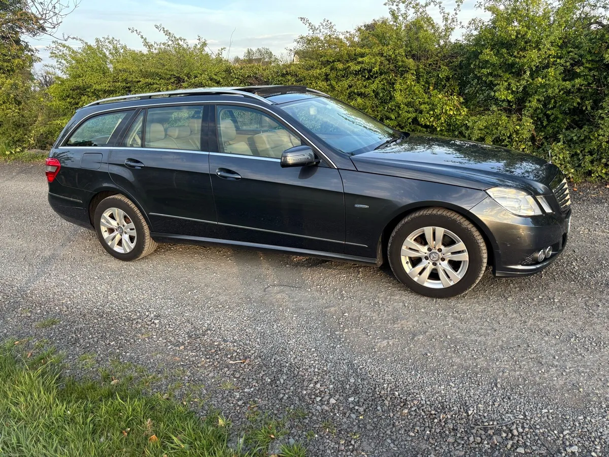 2011 MERCEDES BENZ E 220 CDI ELEGANCE - Image 2