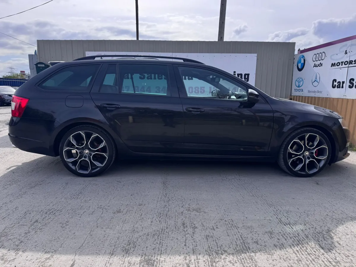 162 Skoda Octavia RS 2.0TDI DSG 4WD AUTO 184bhp - Image 3