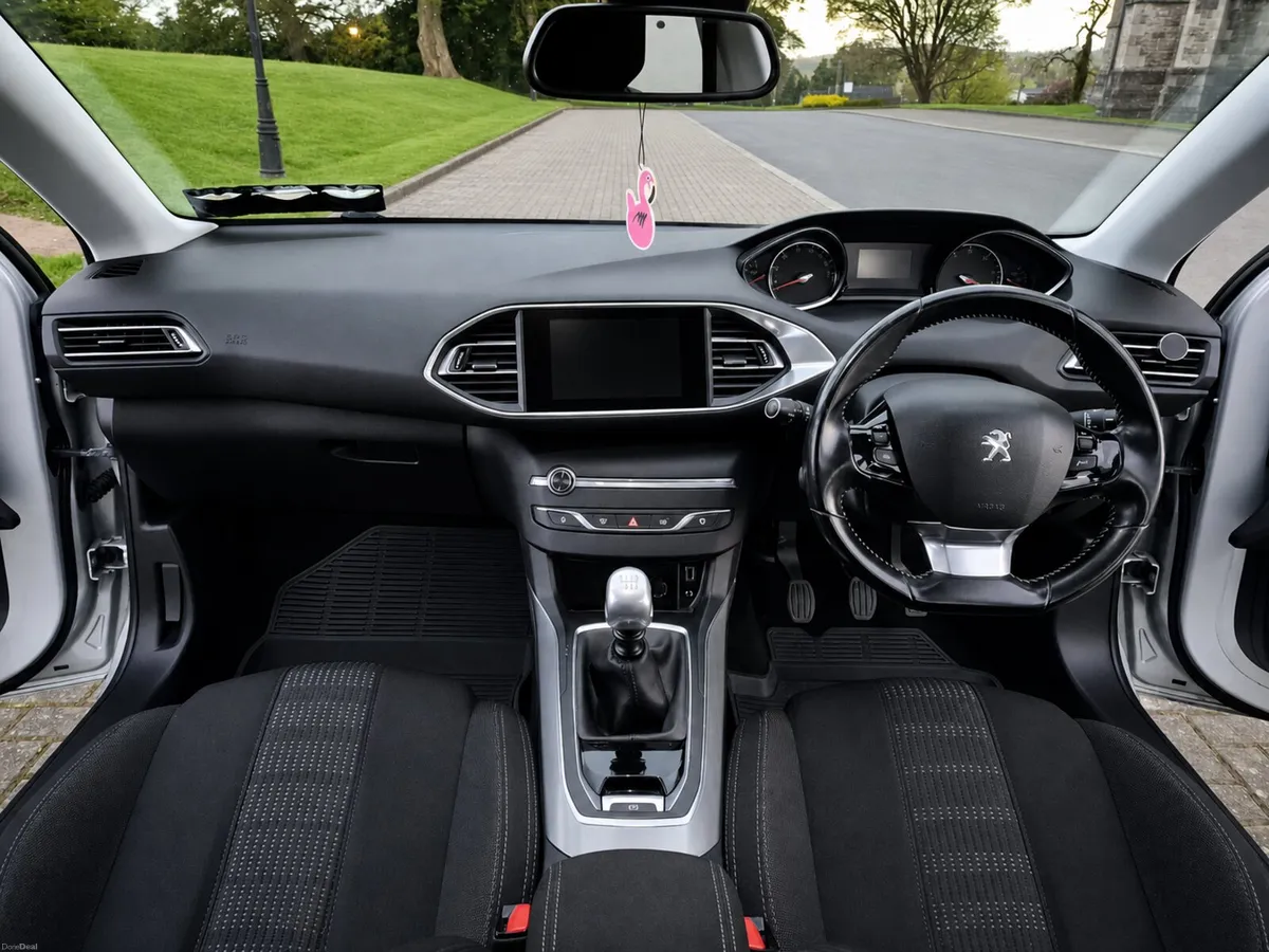Peugeot 308 Allure...nct 04-2028. - Image 5
