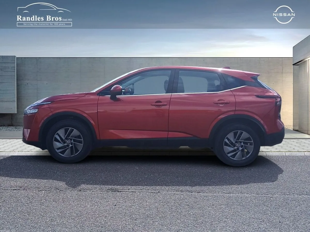 Nissan Qashqai 1.3 PET MILD HYBRID SV - Image 2