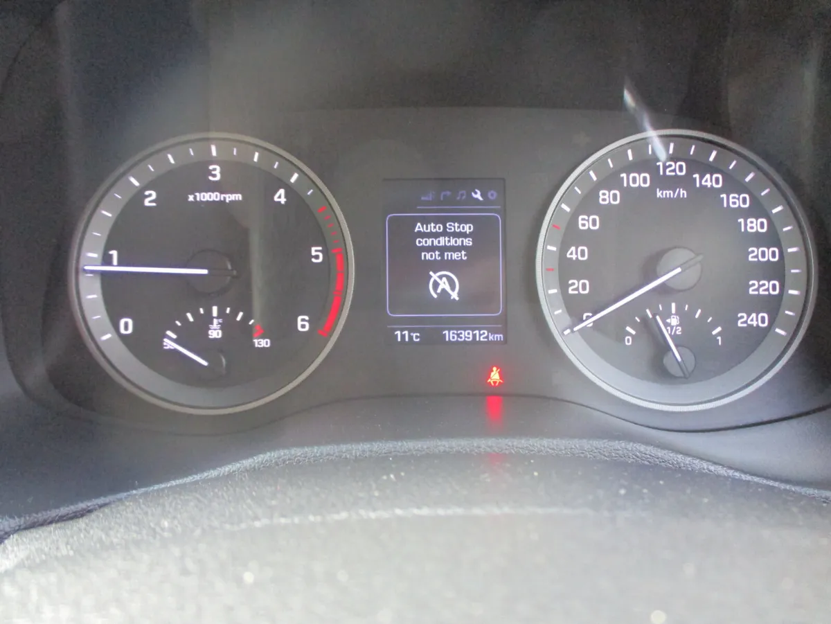 Hyundai Tucson 2018 1.7 crdi executive SE - Image 2