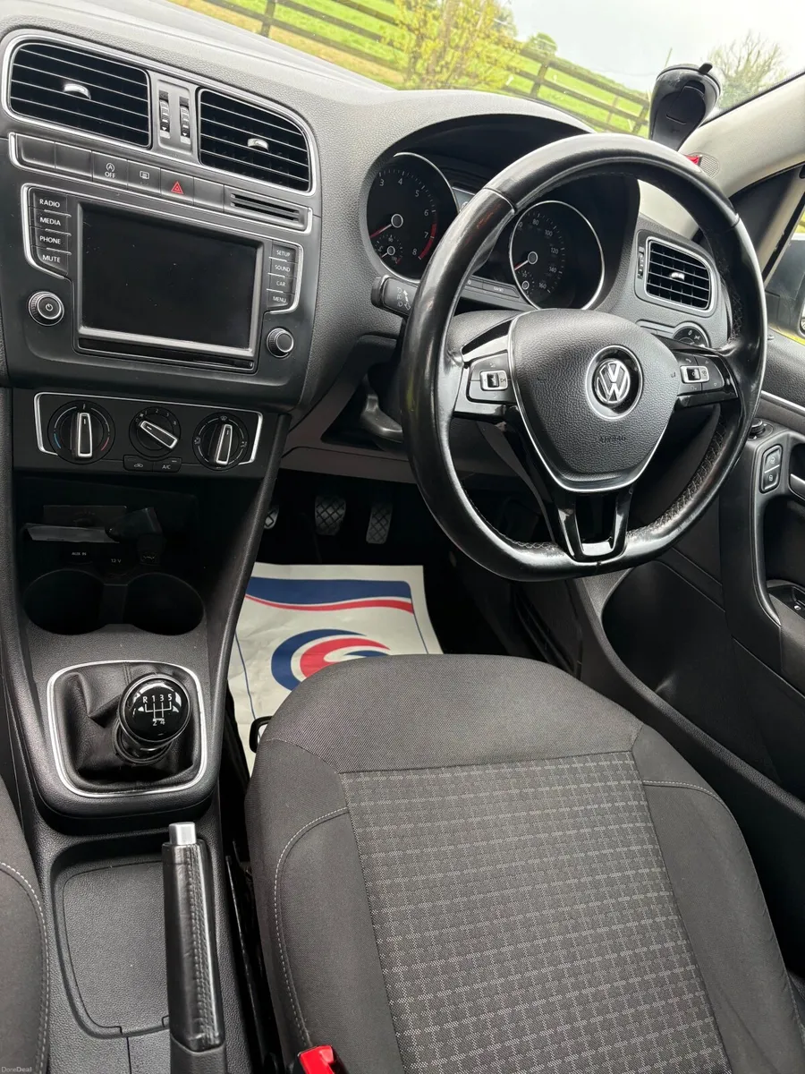 Volkswagen Polo 2016 - Image 2