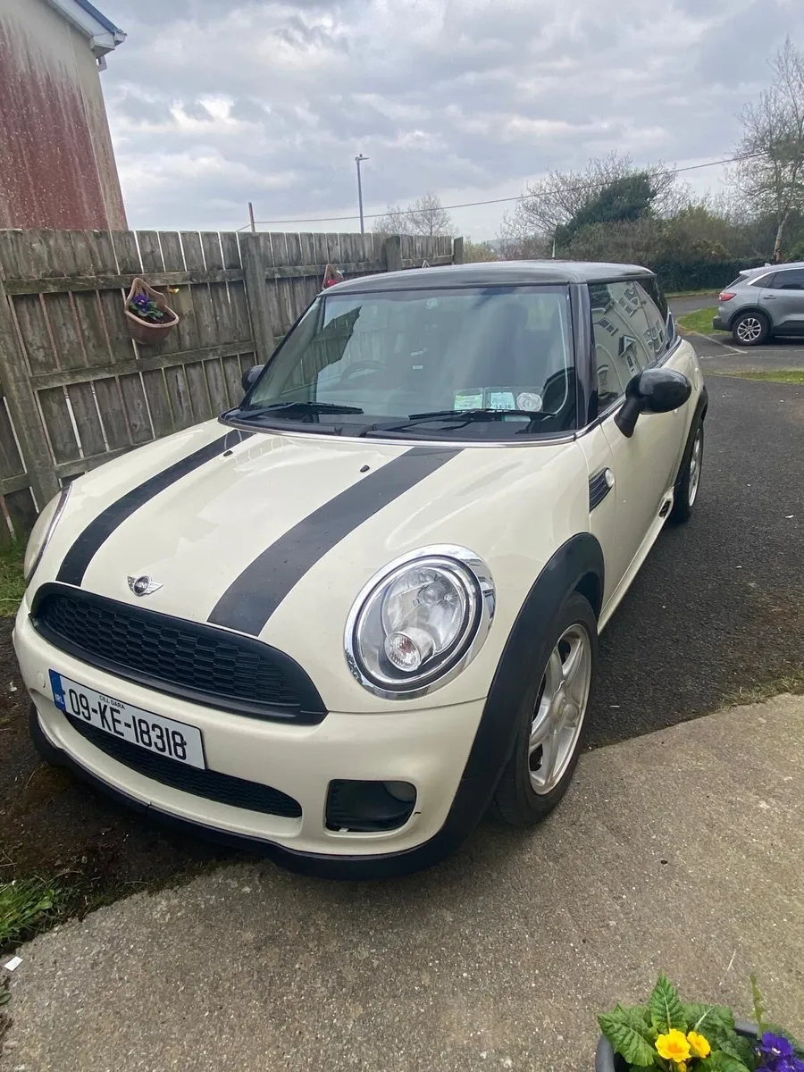 Mini Cooper 2009 - Image 1