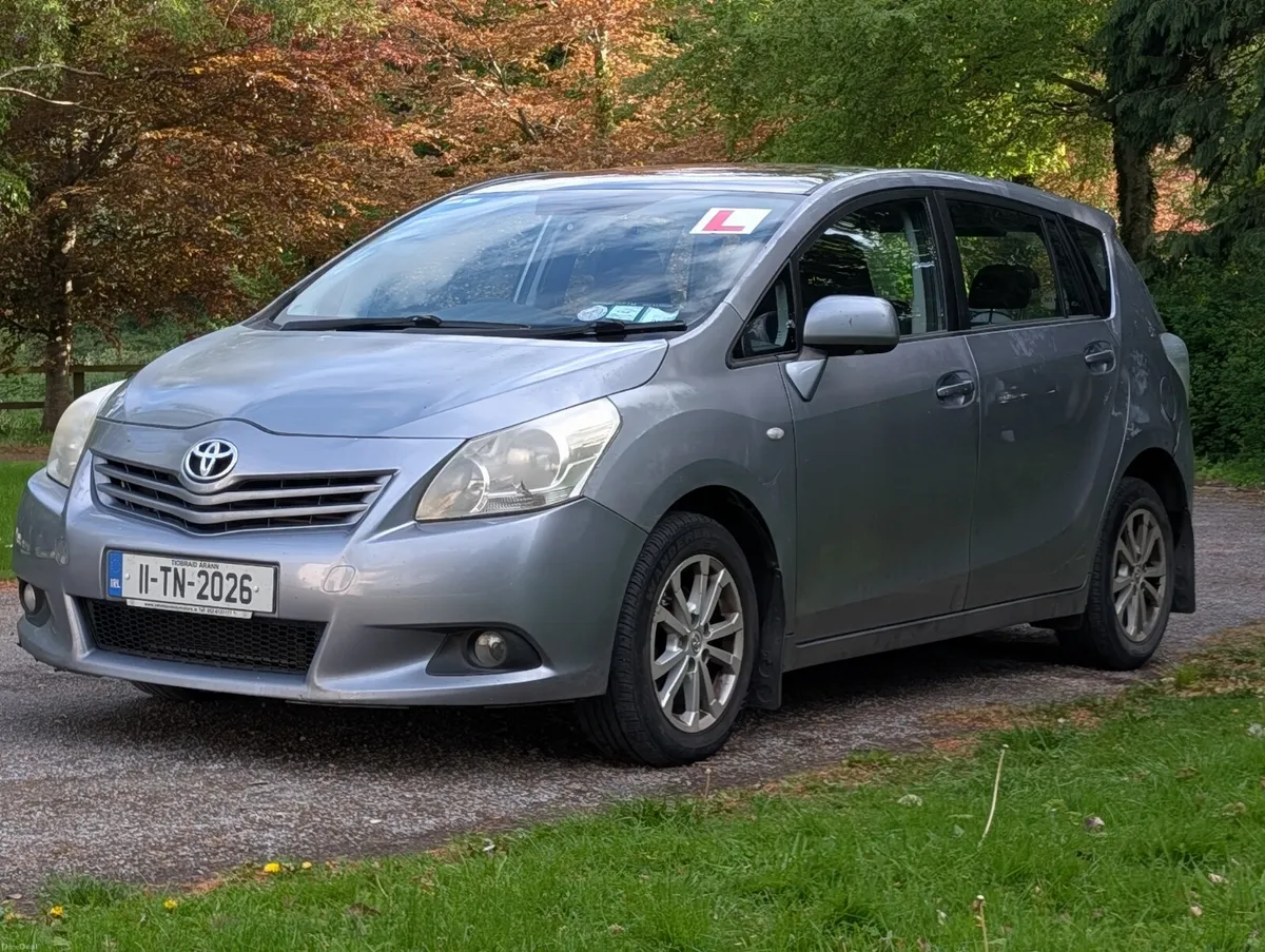 2011 Toyota Verso 2.0 Diesel - Image 2