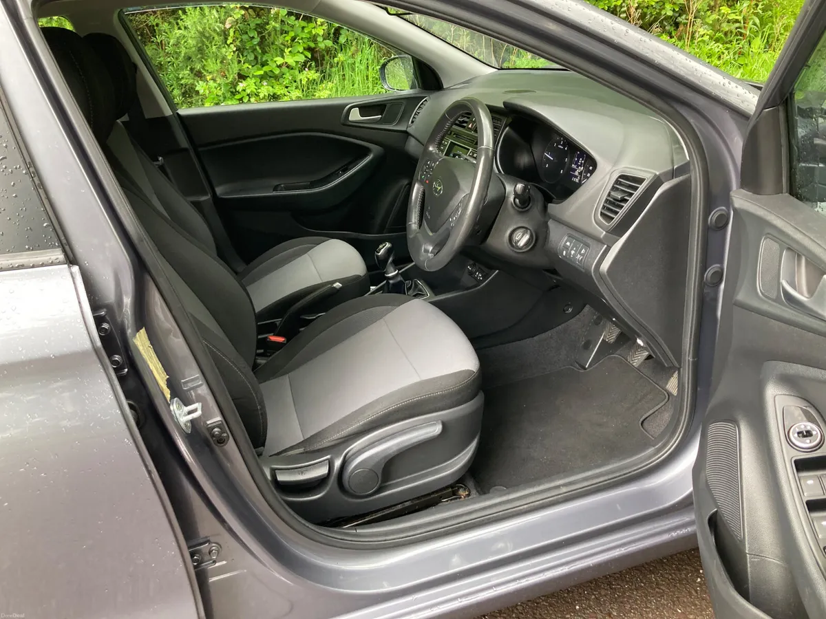 2017 Hyundai i20 1.1 Diesel Hatchback - Image 4