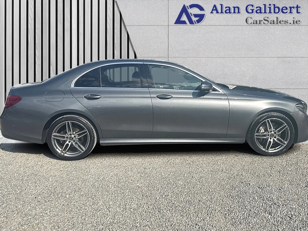 Mercedes-Benz E-Class E220D 4MATIC AMG LINE PREMIU - Image 3