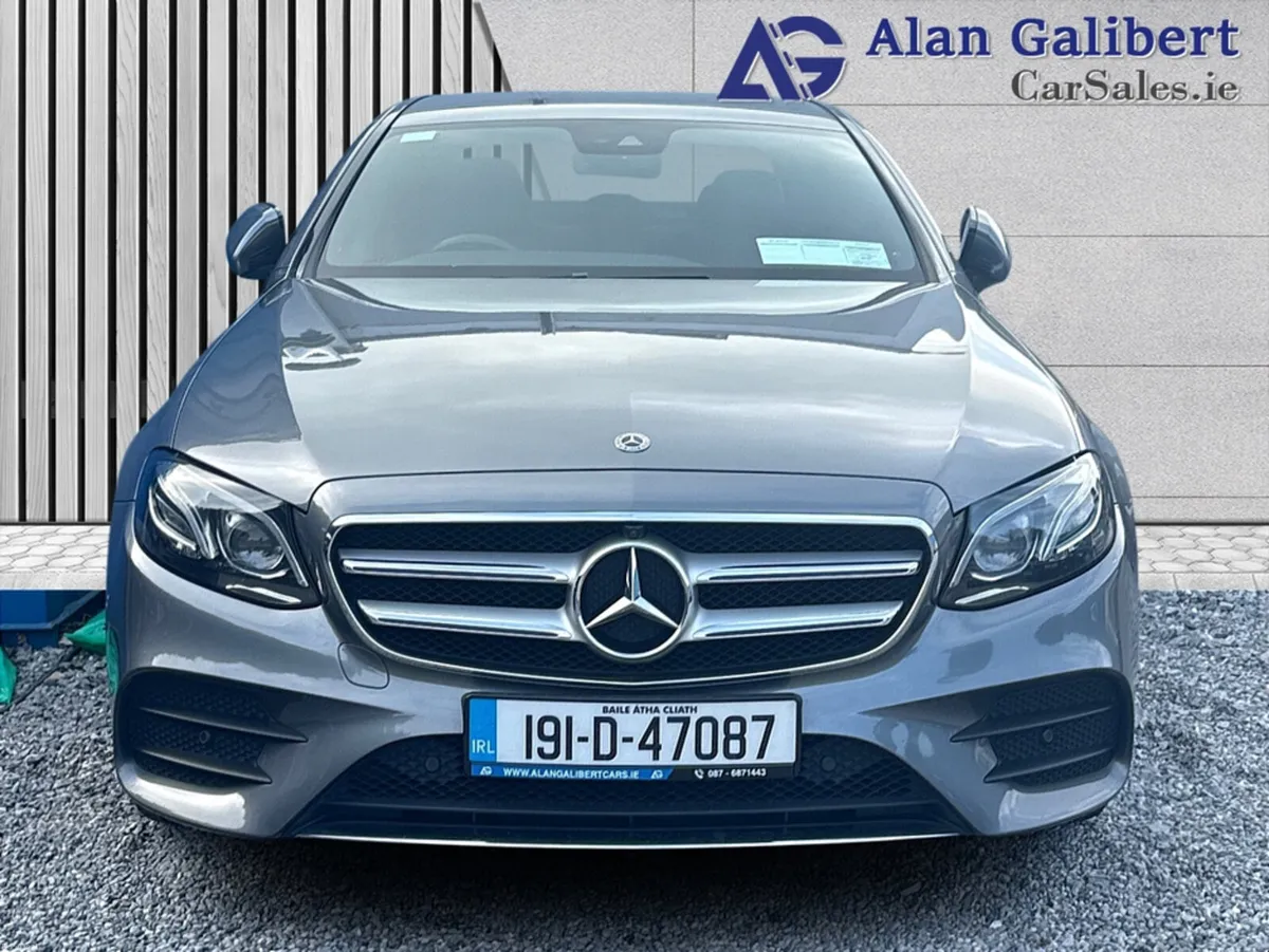 Mercedes-Benz E-Class E220D 4MATIC AMG LINE PREMIU - Image 4