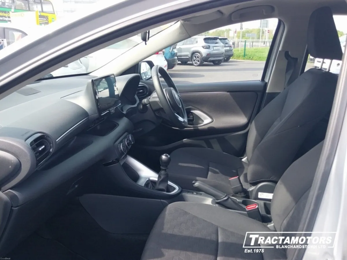 Toyota Yaris 1.5 LUNA - Image 4