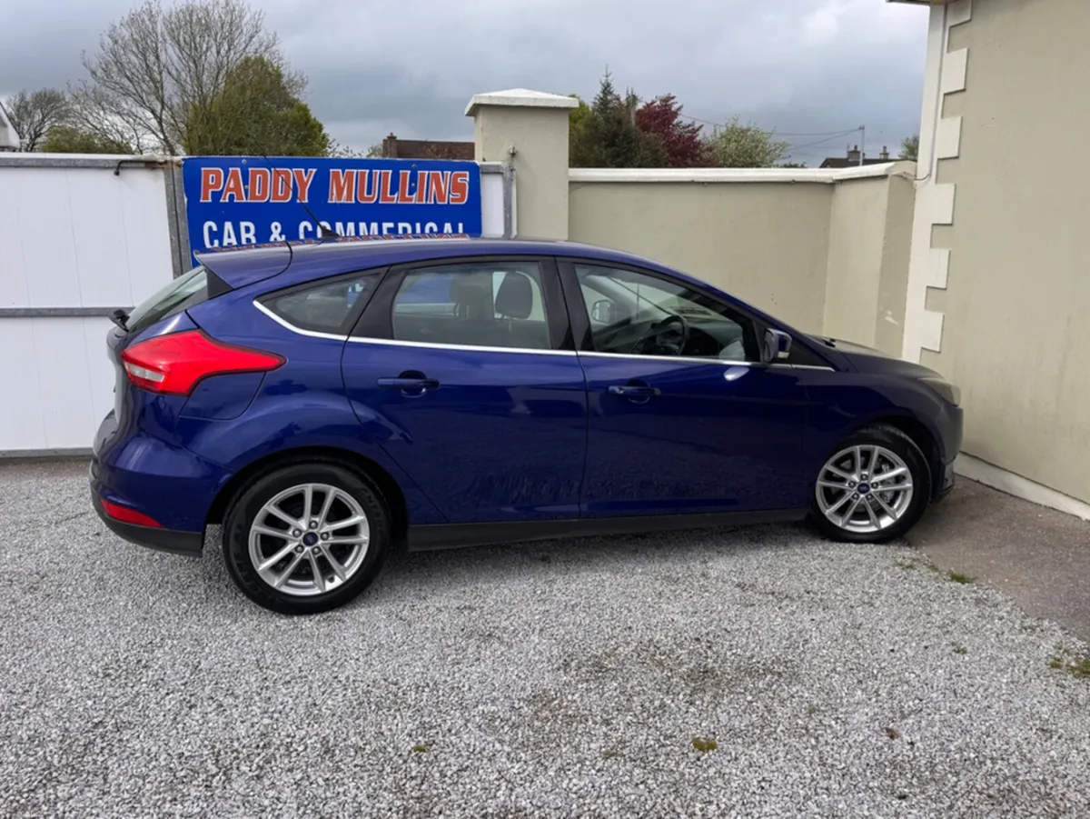 Ford Focus 1.5 TDCI ZETEC S 120PS 5 5DR - Image 4
