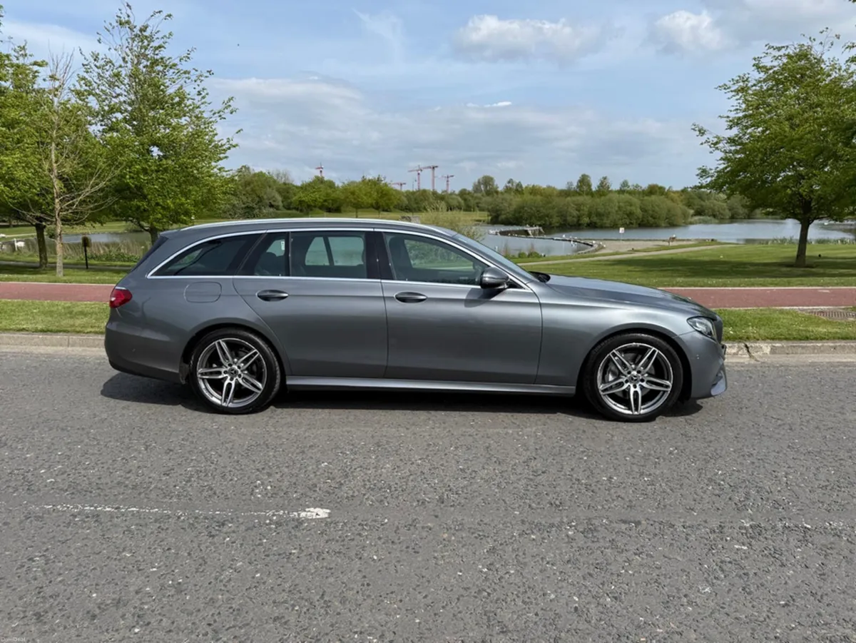 Mercedes-Benz E-Class E220 D AMG LINE 5DR AUTO CDI - Image 3