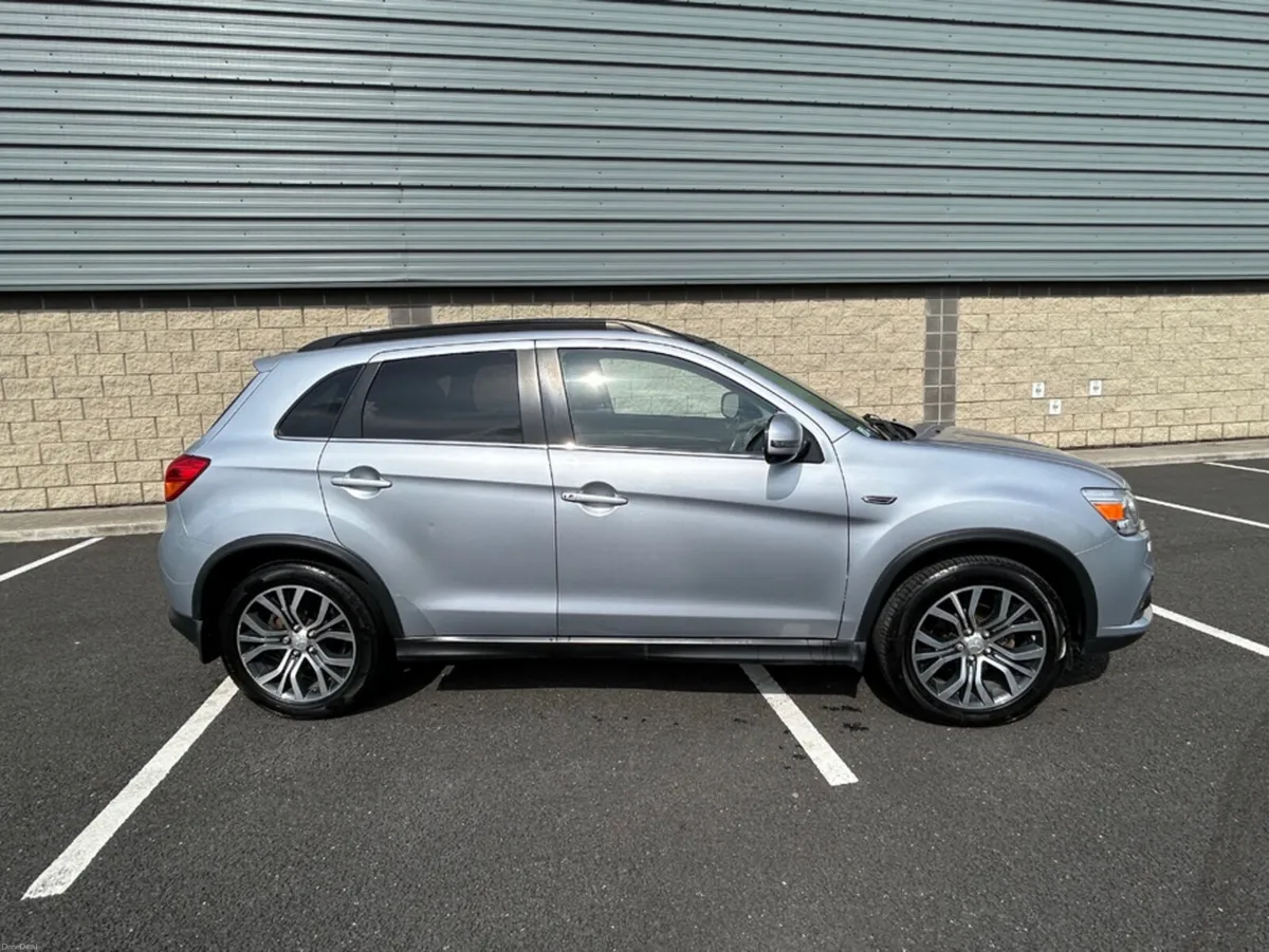 Mitsubishi ASX 1.6 4 DI-D 4X4 - Image 4
