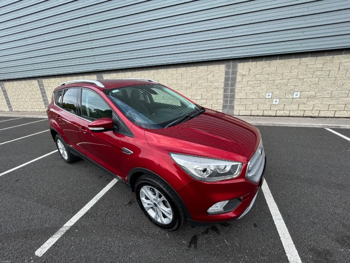 Ford Kuga TITANIUM 1.5 TDCI ** TOP SPEC ** LOW MIL - Image 3