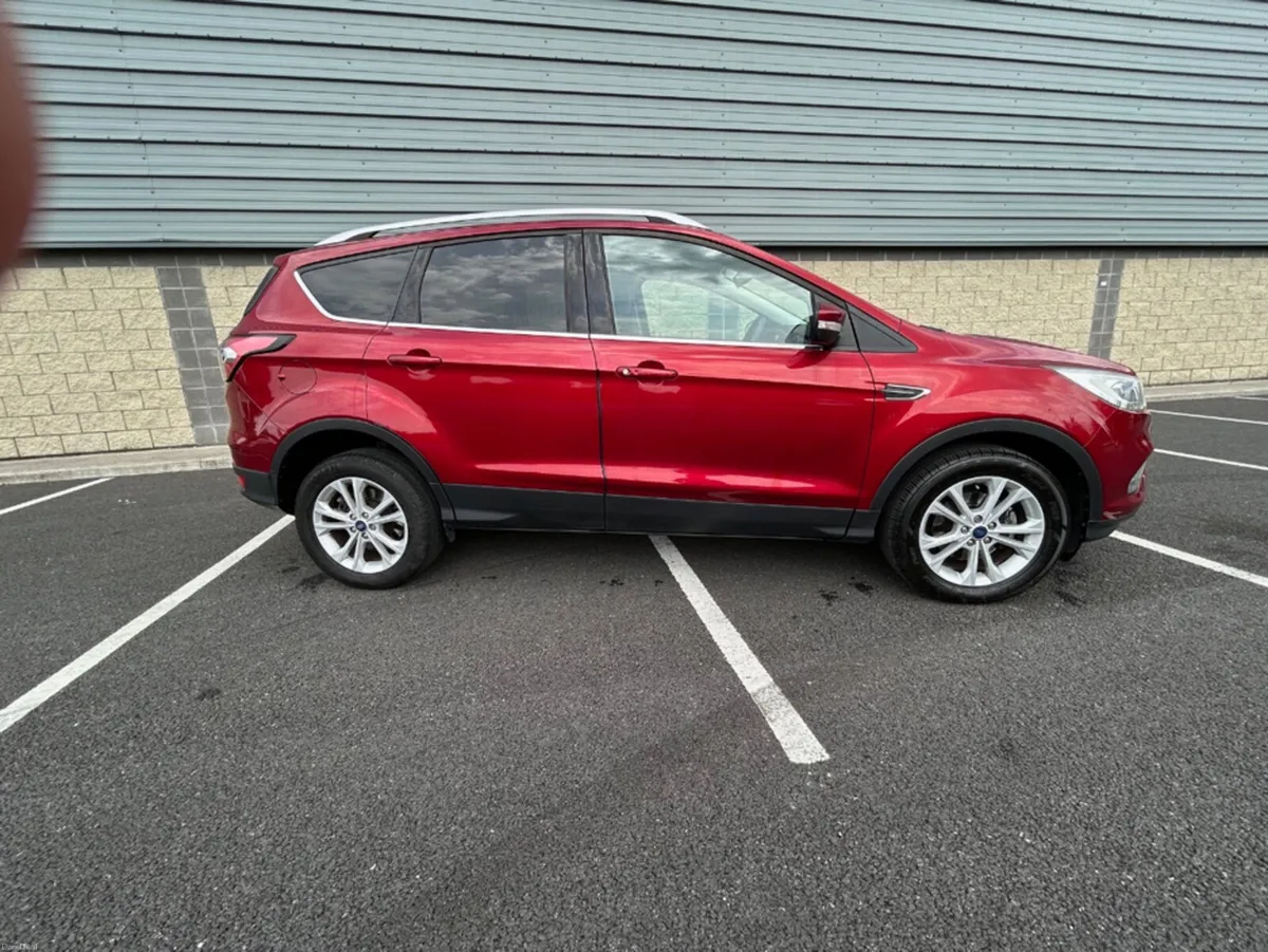Ford Kuga TITANIUM 1.5 TDCI ** TOP SPEC ** LOW MIL - Image 4
