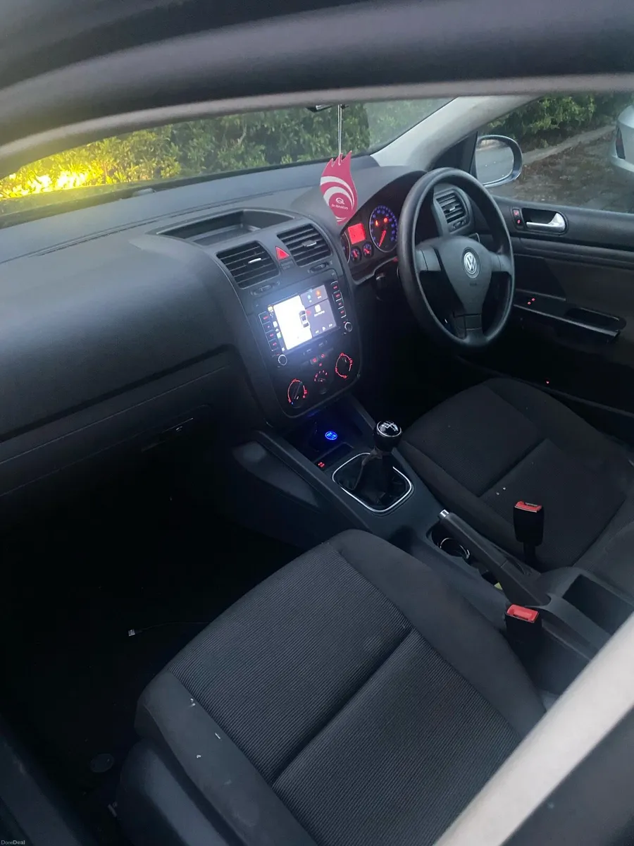 Volkswagen Golf - Image 4