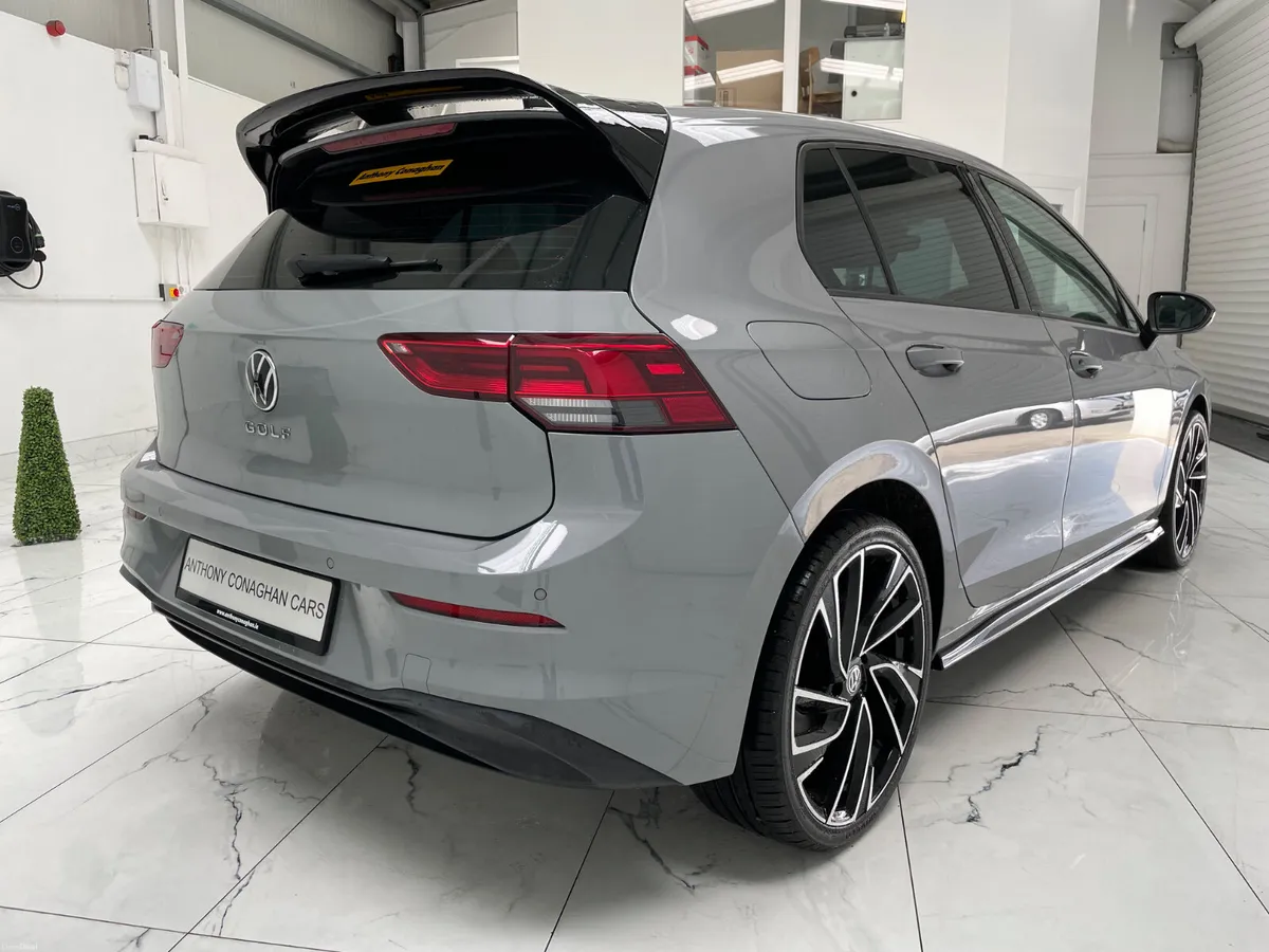 Volkswagen Golf 2023 - Image 4