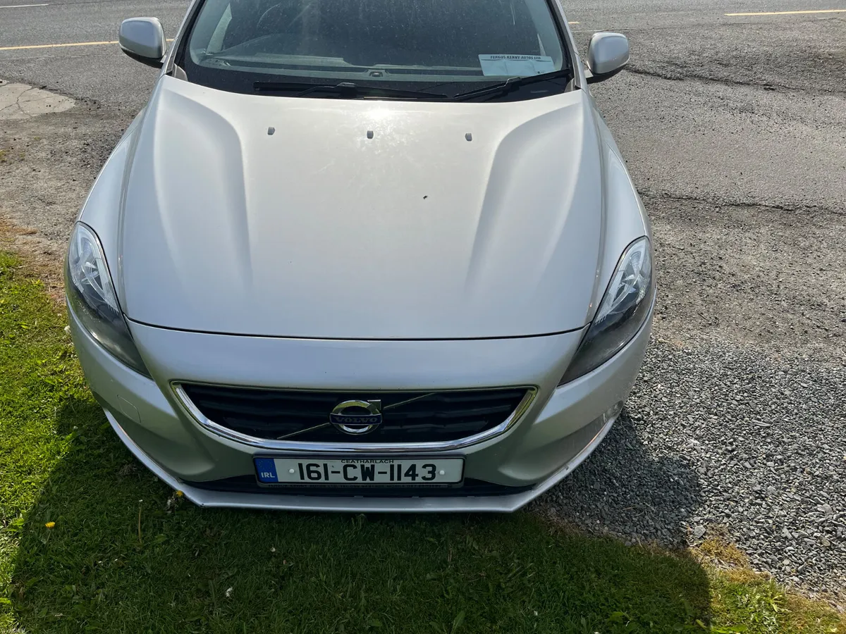Volvo V40 2016 - Image 1