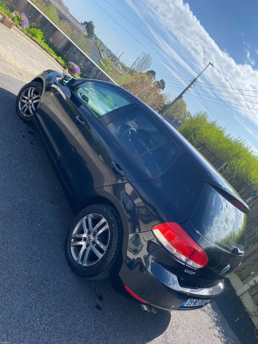 VOLKSWAGEN GOLF 2.0 TDI SE 110PS 5DR GT BLUEMOTION - Image 4