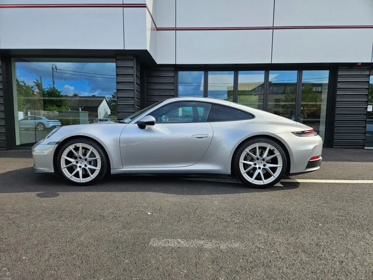 Porsche 911 Carrera - Image 3
