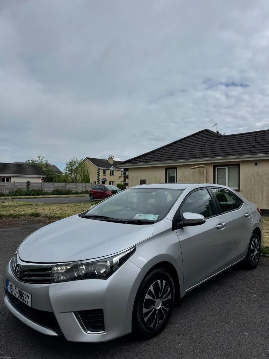 Toyota Corolla 2015 - Image 2
