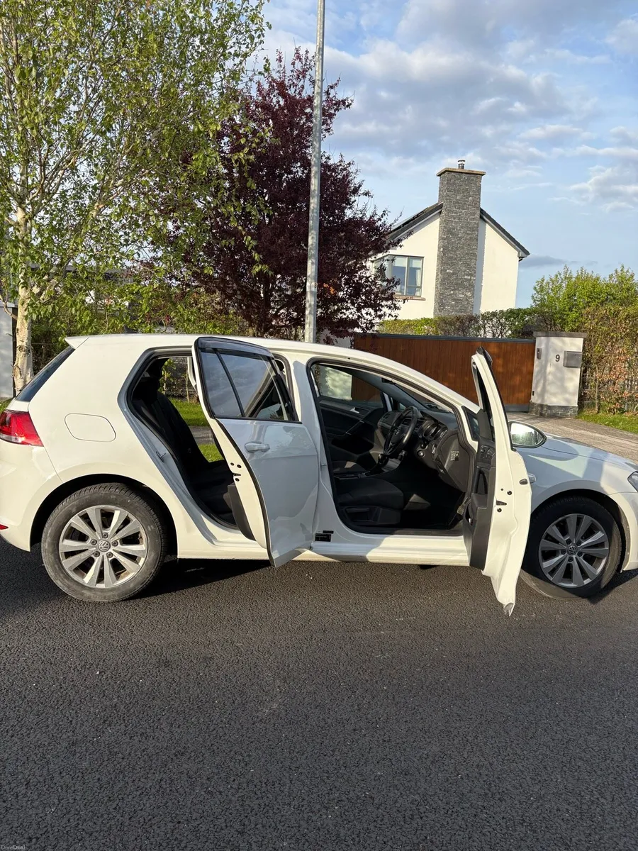 Volkswagen Golf 2013 - Image 2