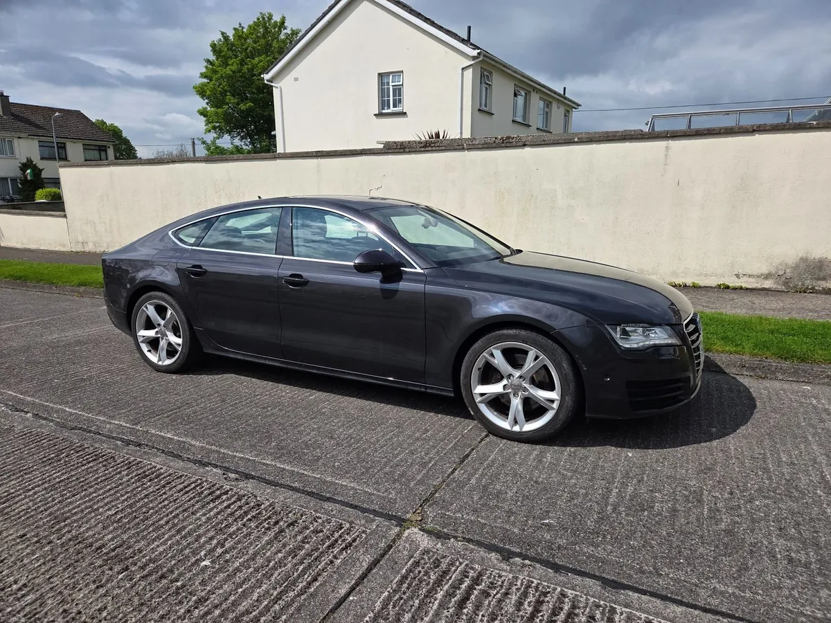 Audi A7 2011 LOW LOW km - Image 1